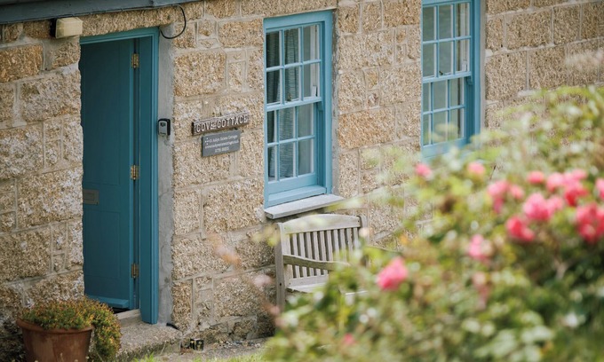 Porthgwarra Cottage | COVE COTTAGE, pet friendly, character holiday cottage in Porthgwarra