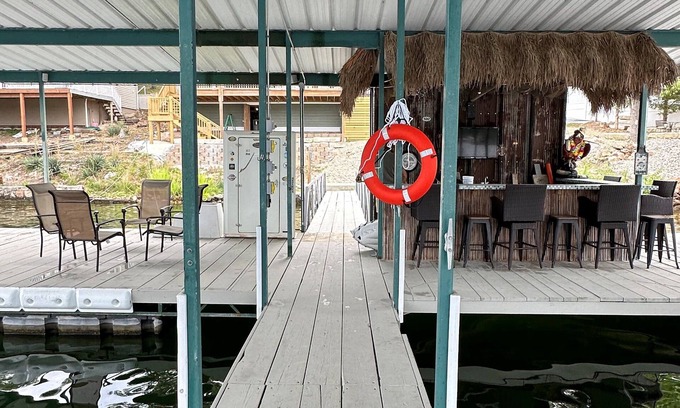 Gravois Mills House | Cove-Out Cottage with | Lost Anchor Tiki Bar