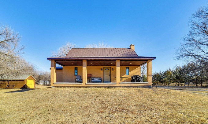 Bristow House | Covered Porch & Grill: 1-Acre Property in Bristow!