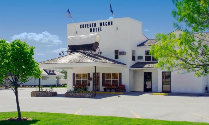 Lusk Hotel | Covered Wagon Motel Lusk WY