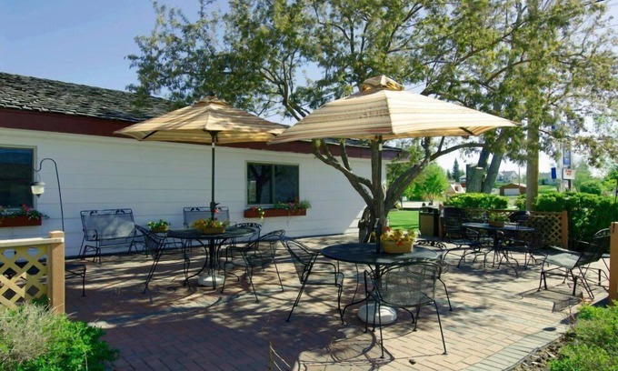 Lusk Hotel | Covered Wagon Motel