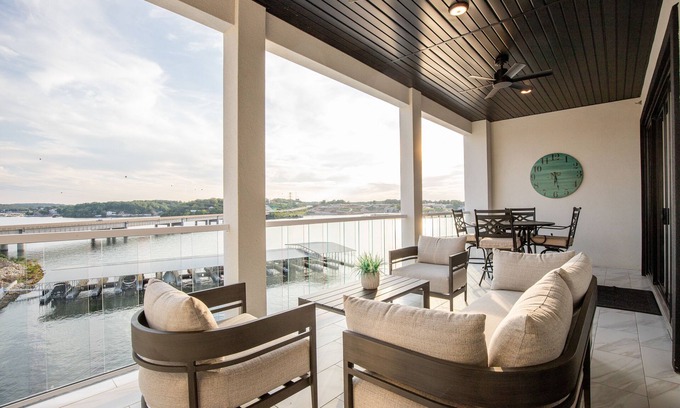 Osage Beach Condo | Coveted Top-Floor @ Topsider w/3 King Suites! Amazing Deck! 36-48' Boat Slips!