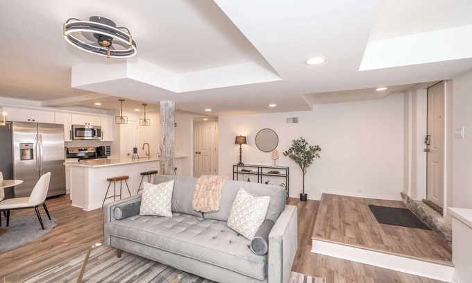 Covington Condo | Covington Charm 101