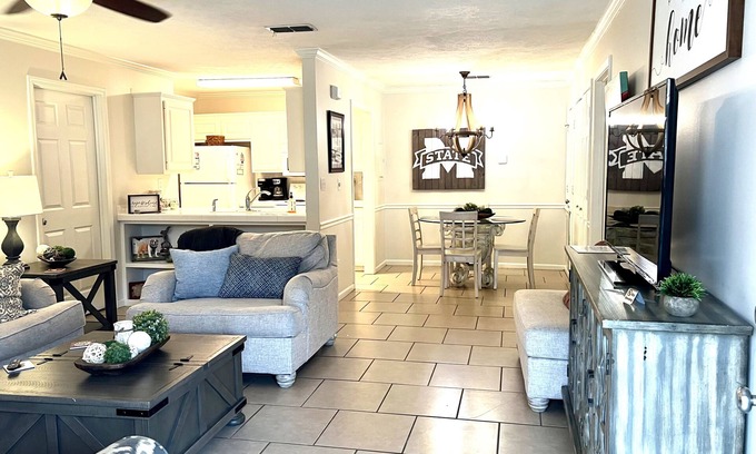 Starkville Condo | Cowbell Condo- the cutest condo in God's Country