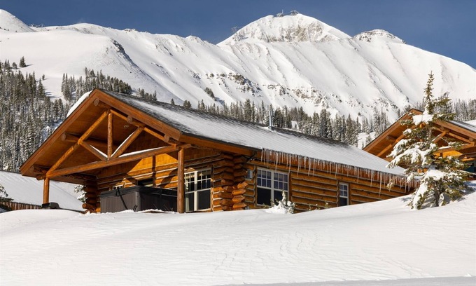 Big Sky Cabin | Cowboy Heaven Cabin - Alpine Escape - Ski-in/ski-out, Hot Tub, Amazing Views