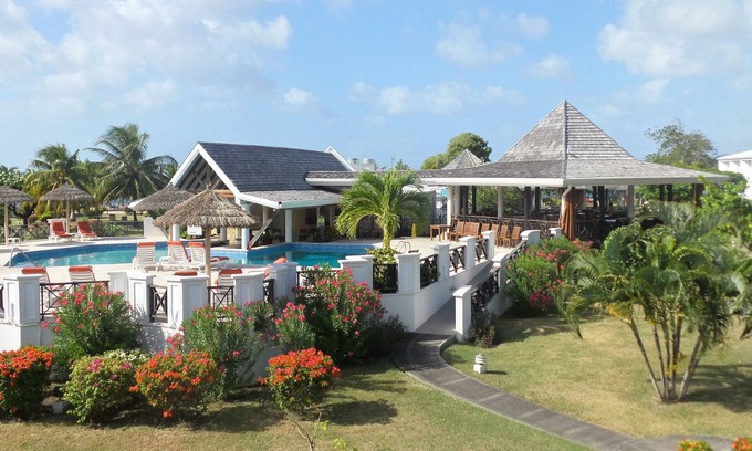 The Lime Hotel | Coyaba Beach Resort