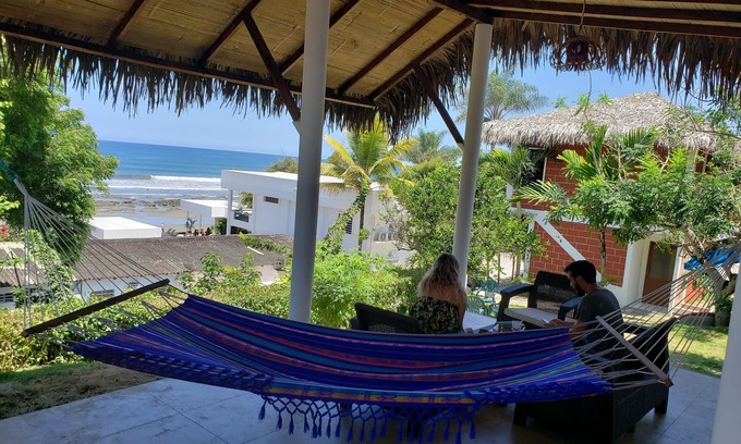 Las Nunez House | Cozi 3 Bedroom 4 bath House Direct Private Beach Access