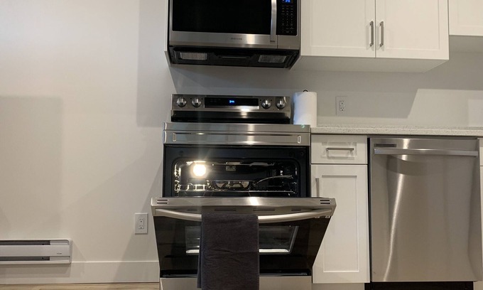 Saskatoon House | Cozy 1 B/Rm on Kalra Street