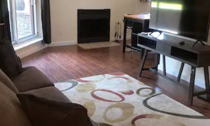 Montreal Apartment | Cozy 1 BDR Home - 15m to/from YUL Intl. Airport