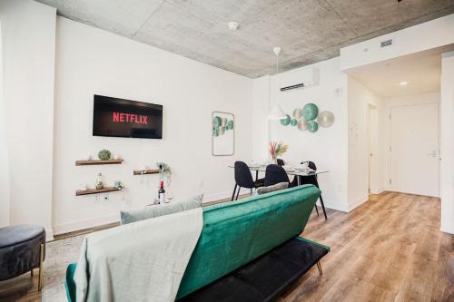 Shaughnessy Village Apartment | Cozy 1 Bdr Retreat Steps to Bell Centre
