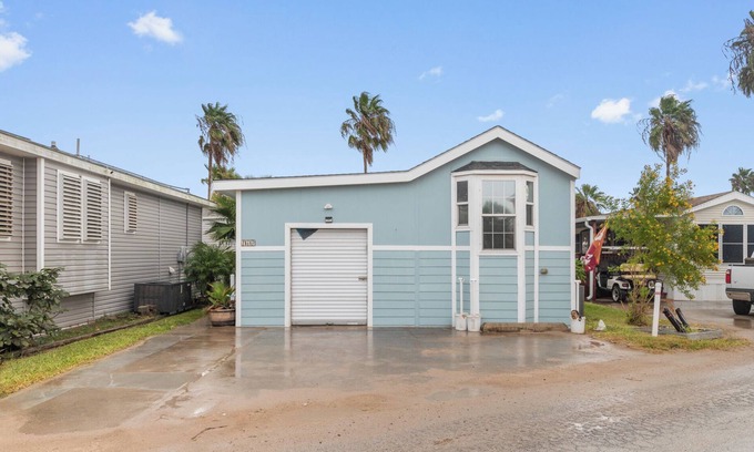 Port Isabel Cottage | Cozy 1 bed retreat in Port Isabel, perfect for a getaway.