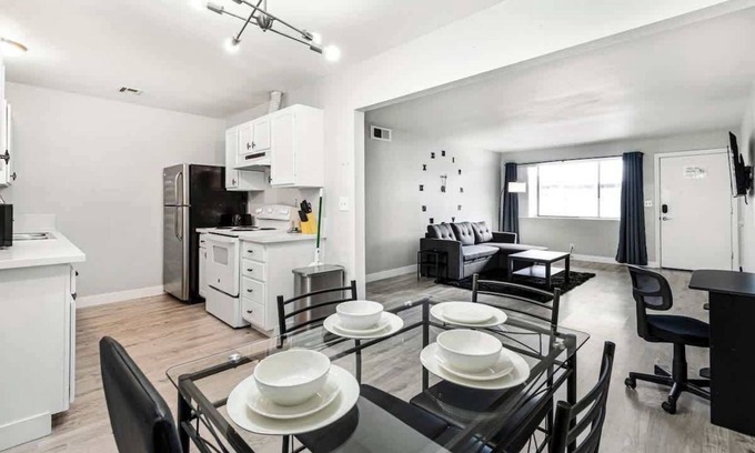 Las Vegas House | Cozy 1 Bed, Sleeps 4! Near Strip! Perfect GetAway!