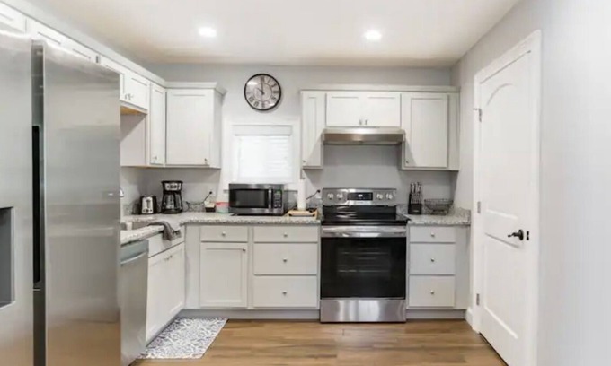 Adairsville Cottage | Cozy 1 Bedroom, 1 Bath guest house. Private country setting.