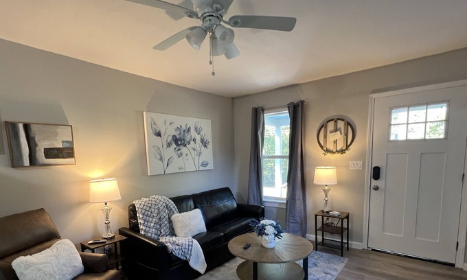 Covington House | Cozy 1 bedroom 5 blocks from the square