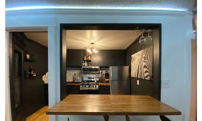 Lowry Hill East Apartment | Cozy 1-bedroom apartment with off-street parking