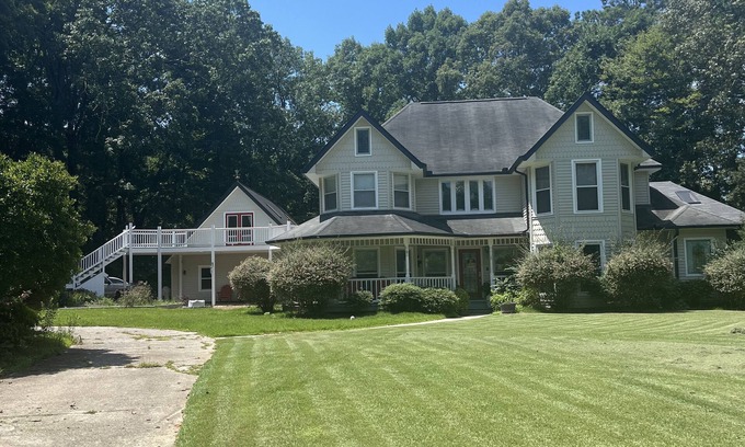 Carrollton Apartment | Cozy 1-bedroom apartment in charming Carrollton with AC, WiFi