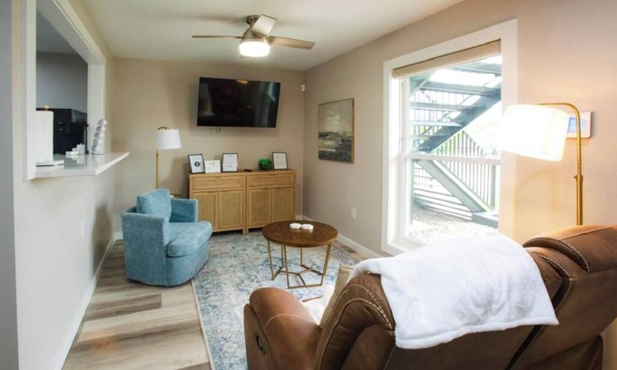 Enterprise Apartment | Cozy 1-bedroom apartment in charming Enterprise with WiFi, AC