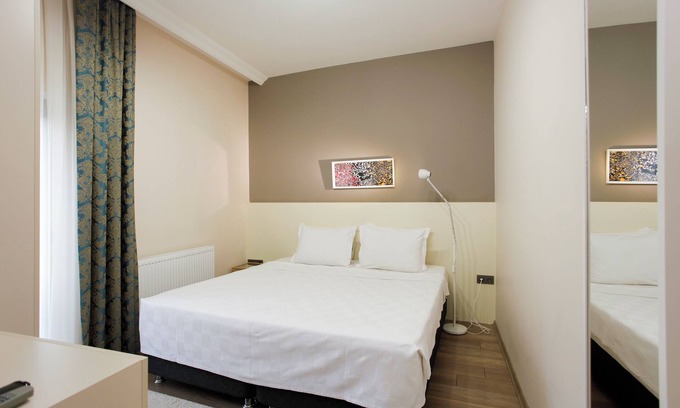 Pera Apartment | Cozy 1-bedroom apartment with WiFi, AC in beautiful Istanbul
