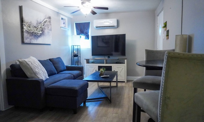 Clearwater Apartment | Cozy 1 Bedroom Apt - 6 miles from Clearwater Beach