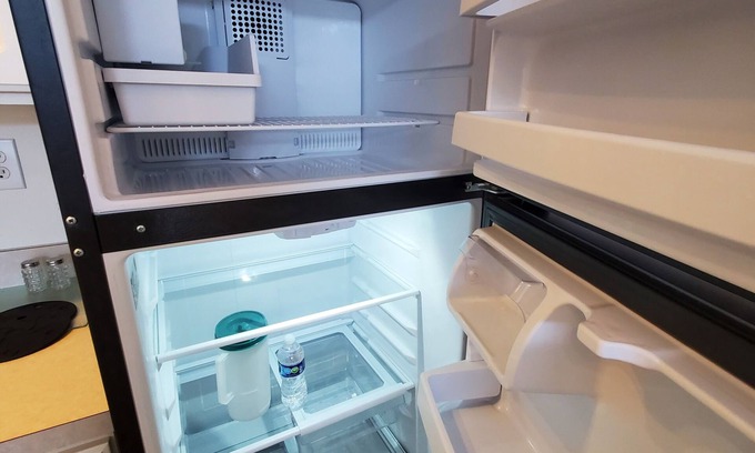 Dublin Apartment | Cozy 1-bedroom corporate apartment in fabulous Dublin with WiFi, Roku!