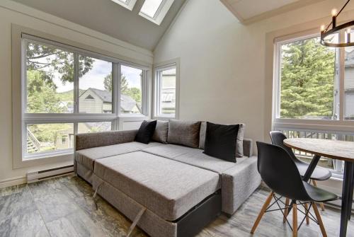 Mont-Tremblant Pedestrian Village Apartment | Cozy 1 Bedroom Domaine de la Montagne Tremblant