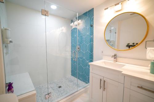 Old Seminole Heights House | Cozy 1 Bedroom Duplex In Central Tampa