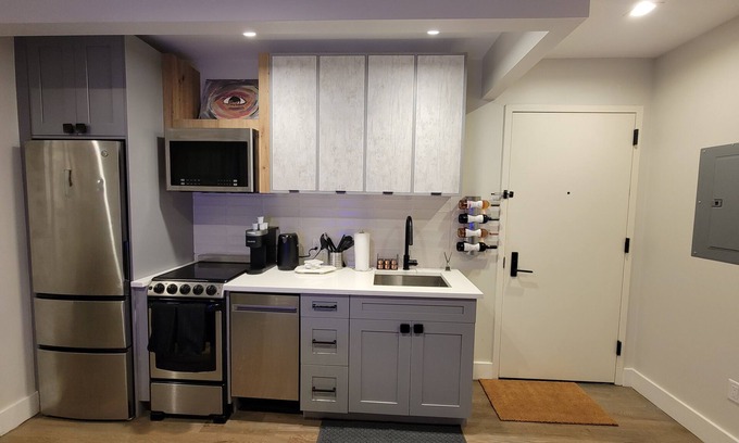 Brooklyn Apartment | Cozy 1 bedroom in the Heart of Brooklyn!