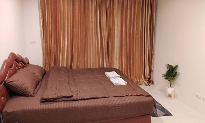 Wichit Condo | Cozy 1-bedroom mountain view condo with AC and WiFi in charming Panwa