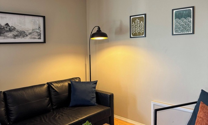 Yellowknife House | Cozy 1-bedroom suite close to downtown