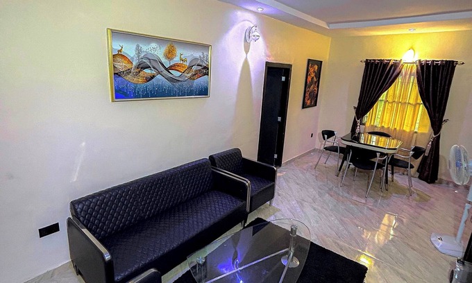 Amuwo Odofin Apartment | Cozy 1-BEDROOM WITH AC, WiFi, FULL kitchen, free parking, restaurant delivery