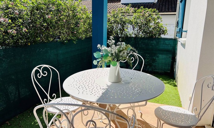 Cambo-les-Bains Apartment | Cozy 1-BR Apartment with Pool Access in Cambo-les-Bains