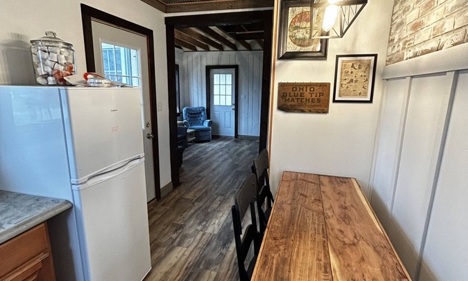 Curtice House | Cozy 1917 home with fun loft for kids.Close to birding & fishing.pets welcome