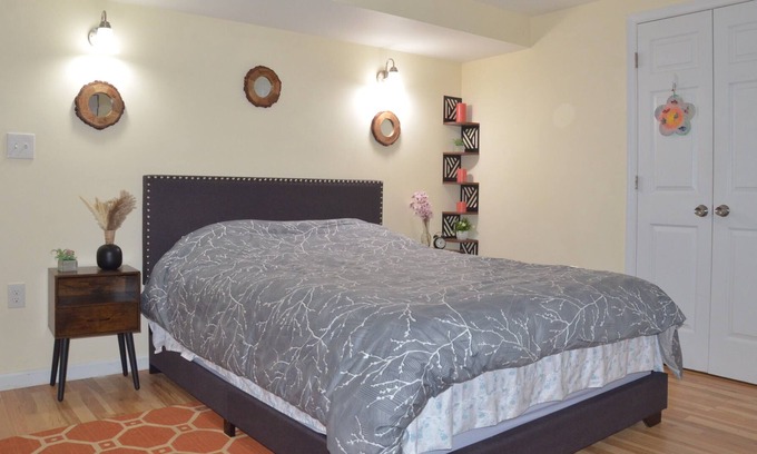 Mantua House | Cozy 1br/1ba basement retreat with a small kitchen at Fairfax/Annandale