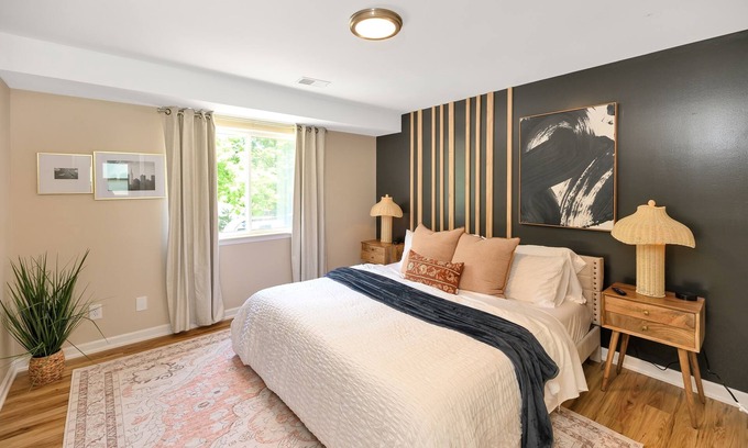 Roseville Apartment | Cozy 1BR Apartment in Quiet Neighborhood