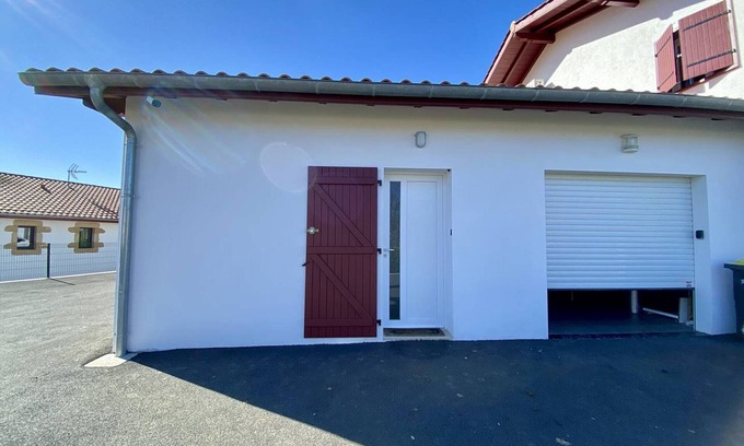 Itxassou Apartment | Cozy 1BR Apt in Itxassou: Private Garden, Parking, Near Spa, Internet, Sleeps 3