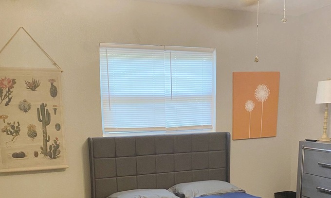 Mechanicsville Apartment | Cozy 1BR Apt w/ projector & popcorn maker