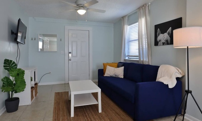 Jacksonville Beach Apartment | Cozy 1BR Beach Hideaway - One block to beach