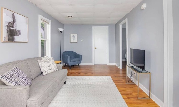 West Des Moines Apartment | Cozy 1BR Home W Free Parking in Valley Junction