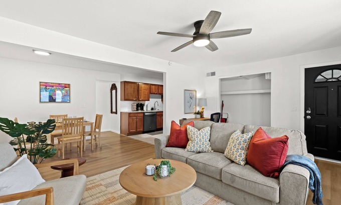 Royal Oak Apartment | Cozy 1BR Lower Flat in Royal Oak