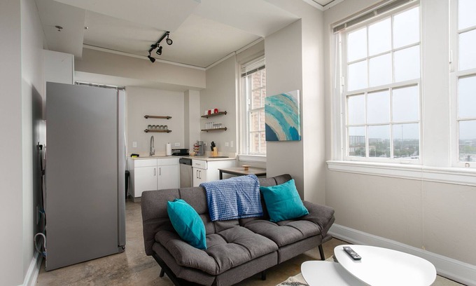 Civil Rights Historic District Apartment | Cozy 1br- mins to UAB Hospital + Remote Workspace