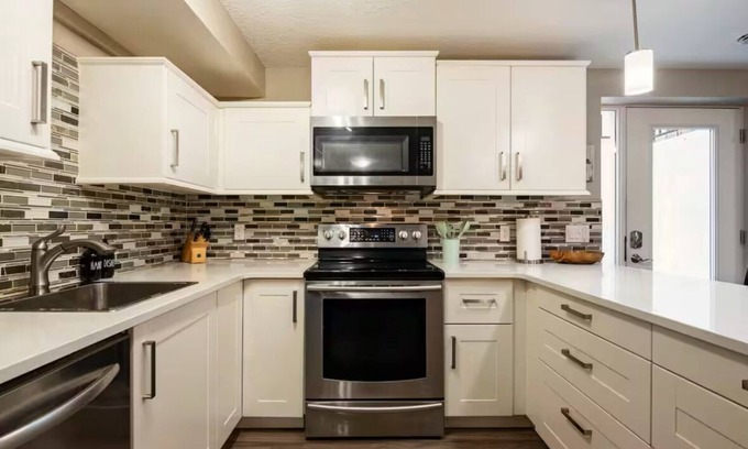 Silverado Apartment | Cozy 2 Bdrm Basement Suite in SW Calgary
