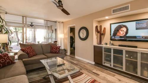 South Scottsdale House | Cozy 2-Bdrm Condo in Heart of Old Town Scottsdale