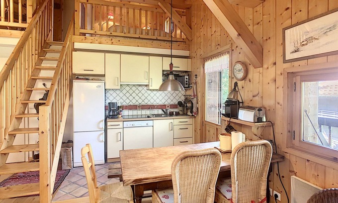 Combloux Apartment | Cozy 2-Bed Mezzanine Apt at Combloux Slopes with Parking, Balcony & Modern Amenities
