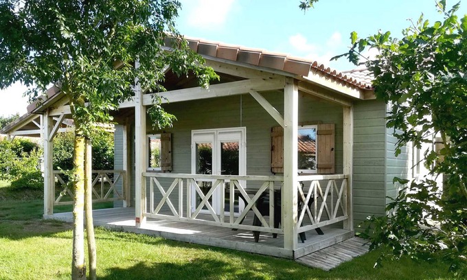 La Chapelle-Hermier Ski Chalet | Cozy 2-Bedroom Chalet with Heated Pool, Near Jaunay Lake and Beaches