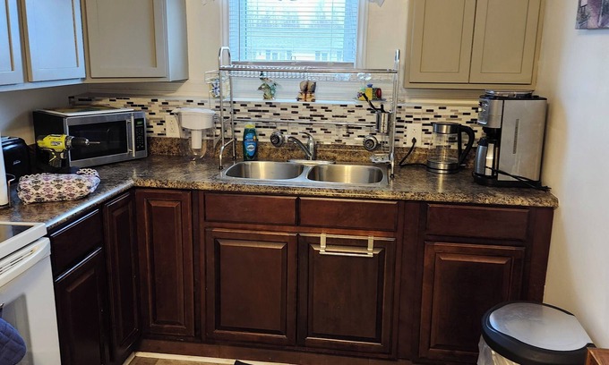 Grand Falls - Windsor Apartment | Cozy 2 bedroom apartment with WiFi, parking, washer and dryer & comfortable beds