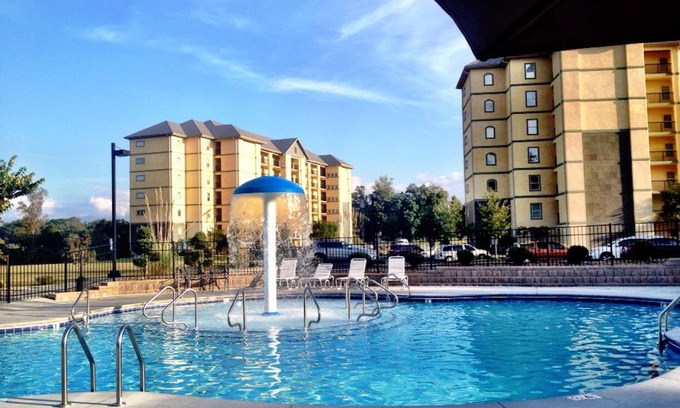 Pigeon Forge Condo | Cozy 2 Bedroom 2 Bathroom Condo In Heart Of Pigeon Forge
