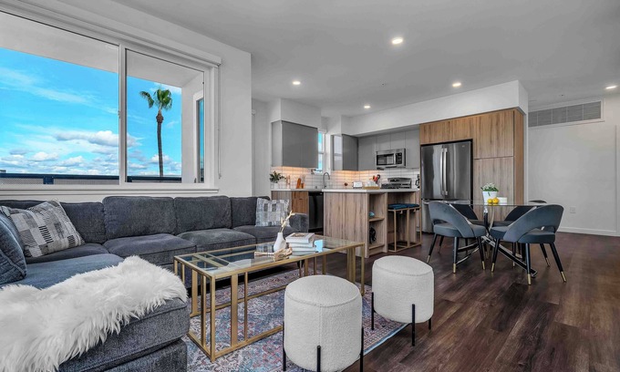 Morrison - Eldridge Park Apartment | Cozy 2-bedroom apartment in enjoyable Santa Ana with AC, WiFi, fitness, Pool