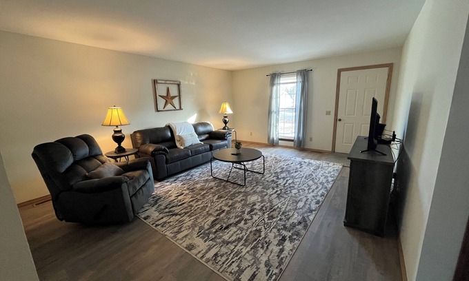 Dexter Apartment | Cozy 2-bedroom apartment in Dexter