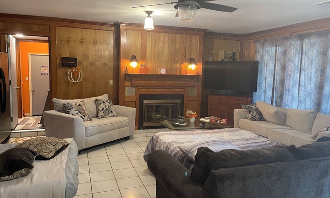 Bogalusa Apartment | Cozy 2 bedroom apt on Bateman lake.Getaway to the peace and quiet in the country