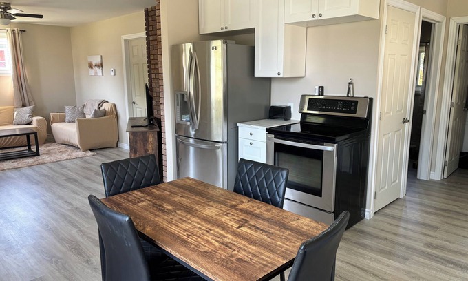 Timiskaming District House | Cozy 2 bedroom Bungalow kms from lakes and parks